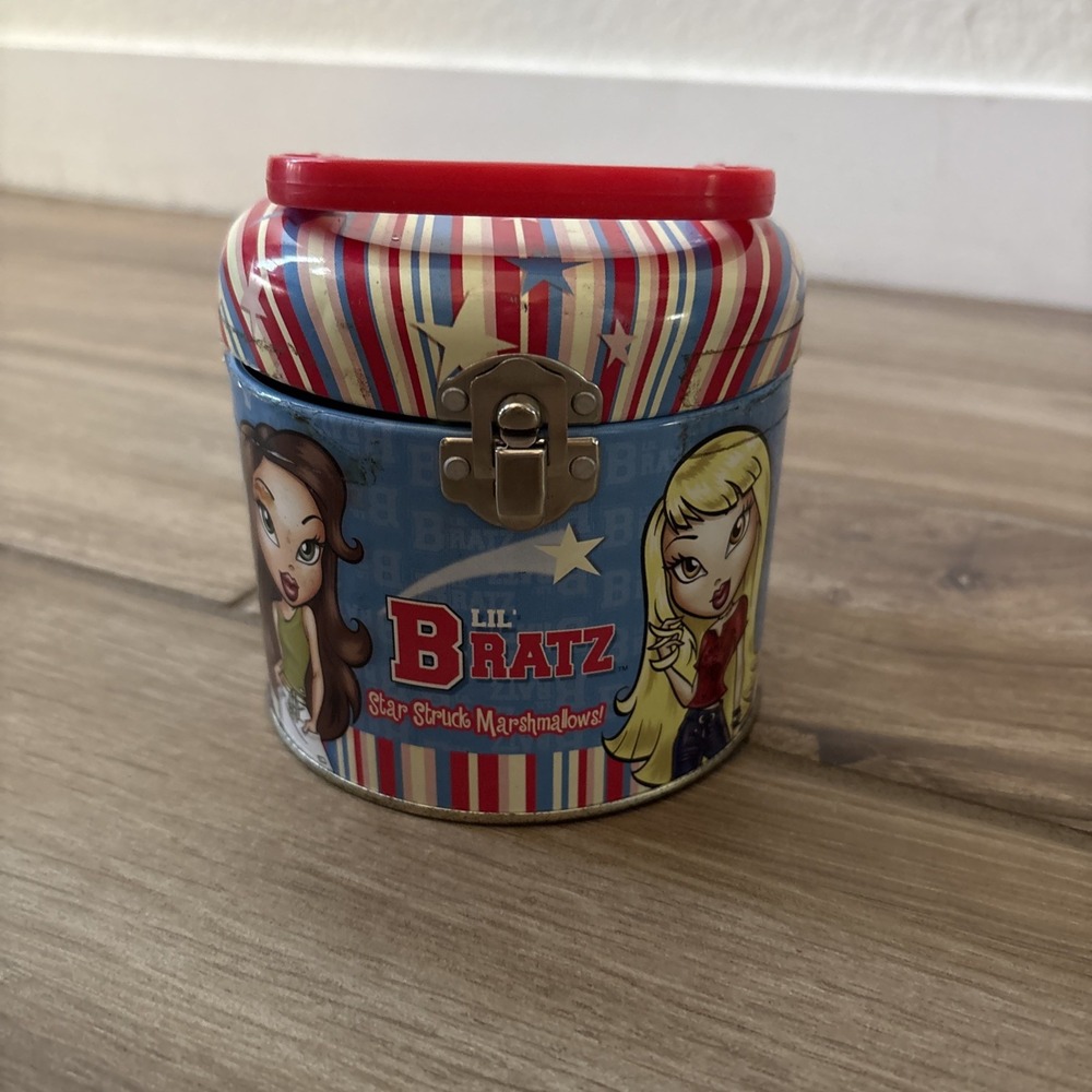 2004 Lil Bratz Star Struck Marshmallows Tin Red White Blue Stars 3.5x4